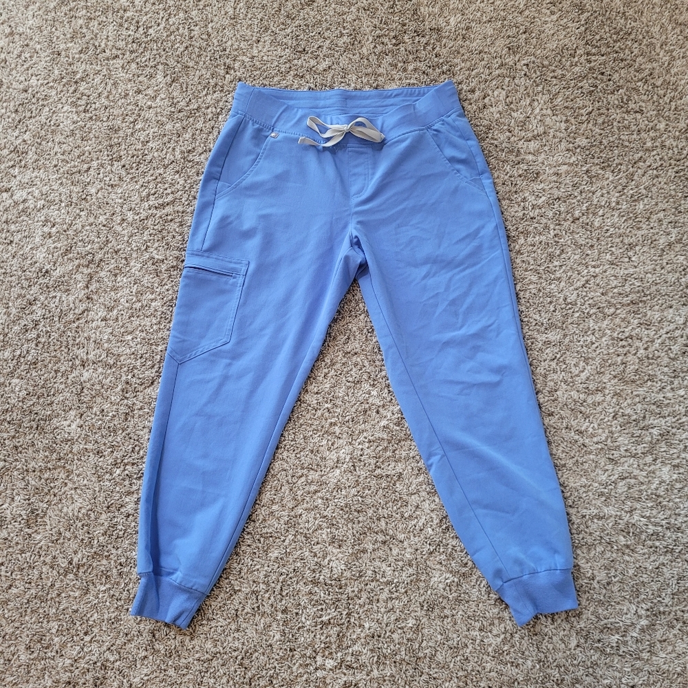 Figs Zamora Scrub Joggers in Medium Petite